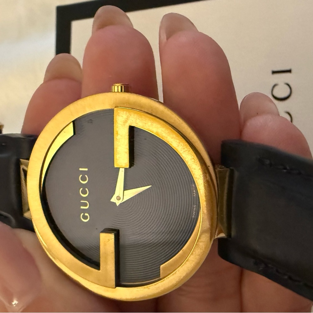 Gucci Interlocking G Watch – Model 133.3 (Black/Gold) - Picture 8 of 9